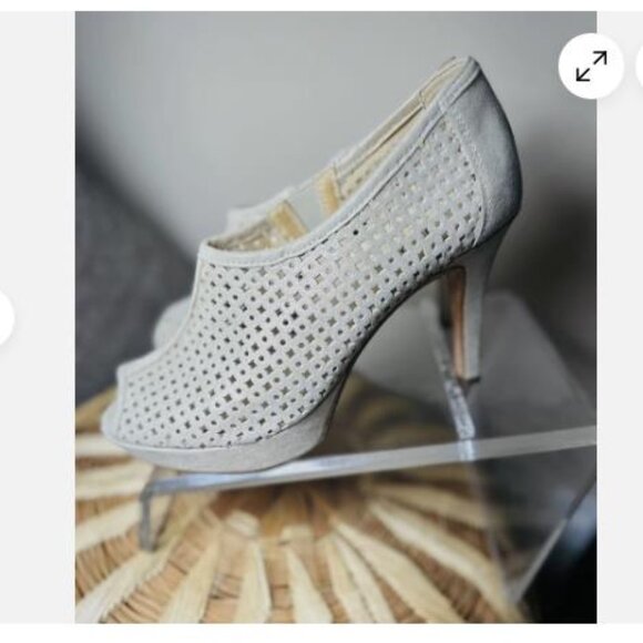 Paul Green Platform Gold 4.5 / 7 Suede Peep Toe Perforated Lazer Cut Out Heels - Picture 8 of 10